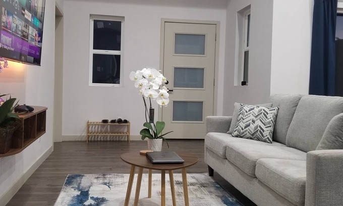 Panorama City House | Calm Peachtree Hideout