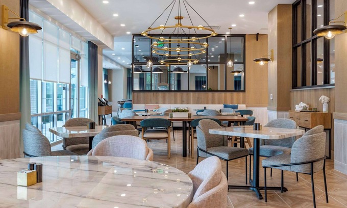 The Vista Hotel | Cambria Hotel Columbia Downtown The Vista