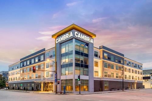 Westown Hotel | Cambria Hotel Milwaukee Downtown