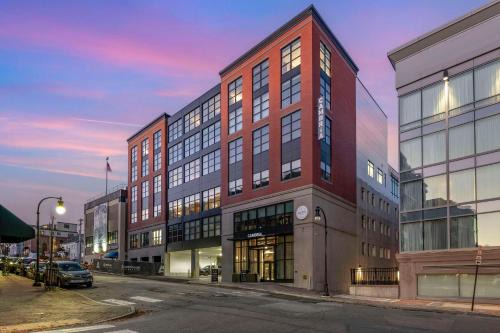 East Bayside Hotel | Cambria Hotel Portland Downtown Old Port