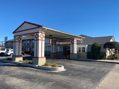 South Oklahoma City Hotel | Cambridge Inn