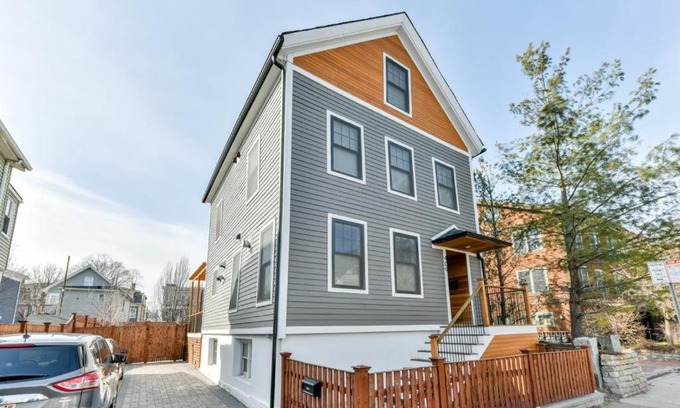 Wellington-Harrington Apartment | Cambridge