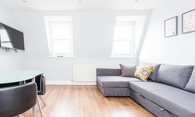 Belsize Park Apartment | Camden Apartment E/Apartment