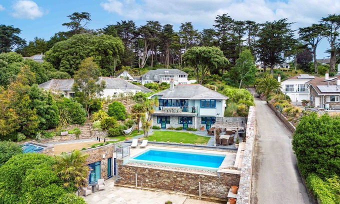 Rock Cottage | CAMEL POINT, family friendly, with pool in Rock