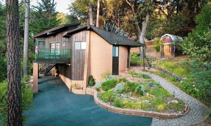 Yosemite Forks House | Camelot Pine Hillside Hideaway - near Yosemite