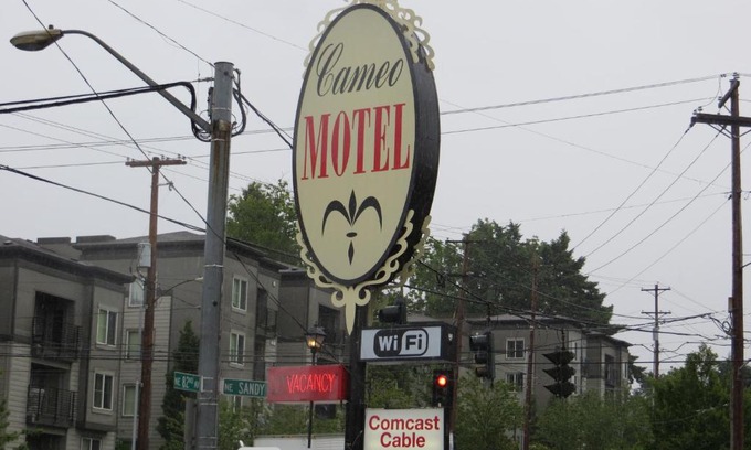Roseway Hotel | Cameo Motel - Portland