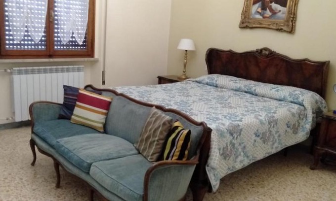 Foligno House | CAMERE VACANZA FOLIGNO LUSITANA T2