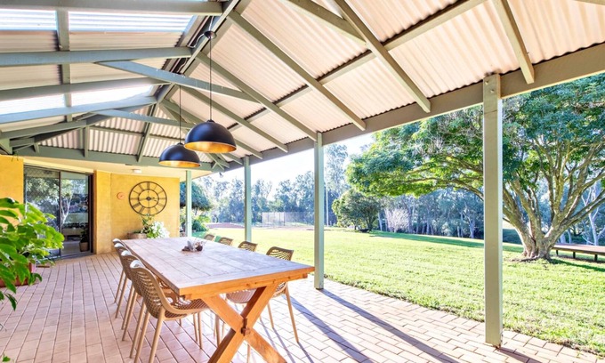 Dubbo House | Cameron Glen - Rural Entertainer
