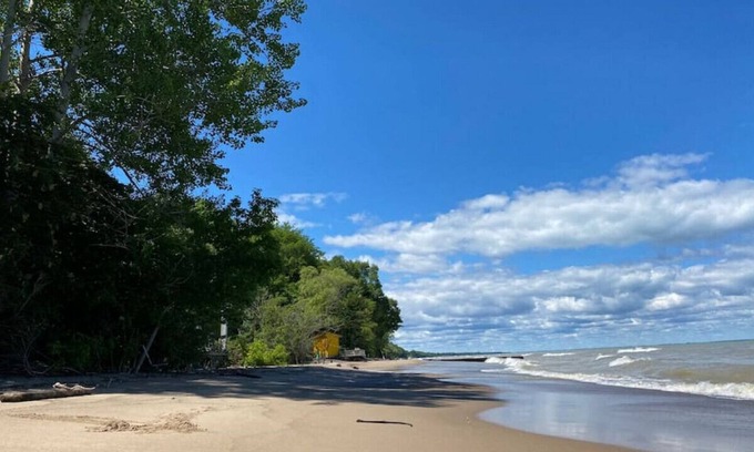 Plympton-Wyoming Cottage | Camlachie Beach House - Steps to the Beach