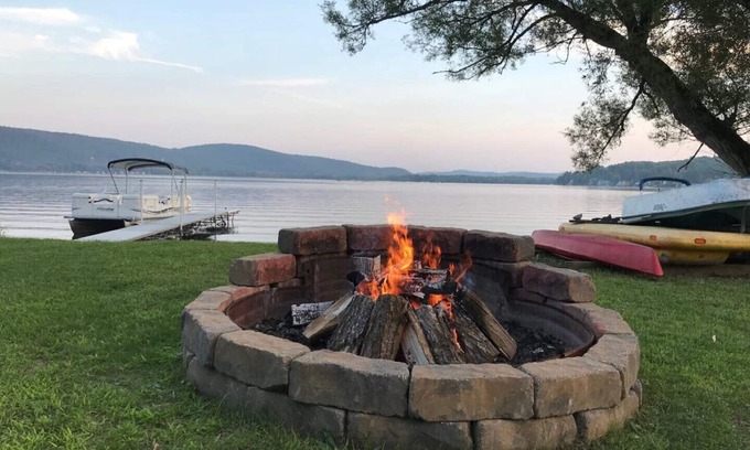 Cooperstown - Otsego Lake Cottage | "Camp Moonshine" Cooperstown Lakefront Cottage