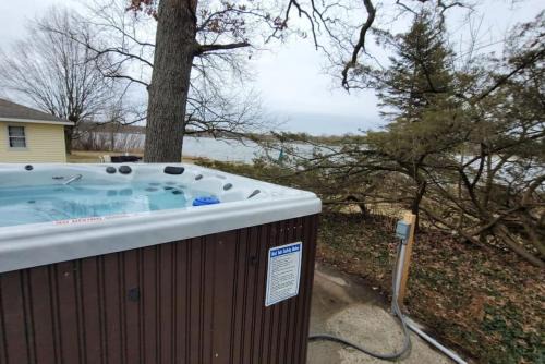 Alto House | Campau Lake Sunshine cottage