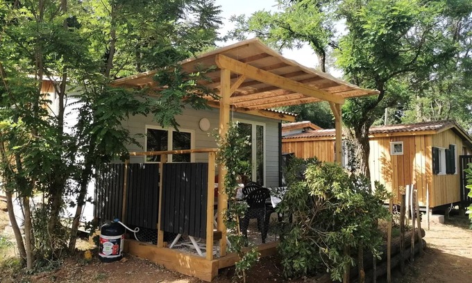 Saint-Vincent-de-Durfort House | Camping maeva Escapades Coeur d'Ardèche * - 3-Room Comfort Chalet for 5 People with Air Conditioning + TV