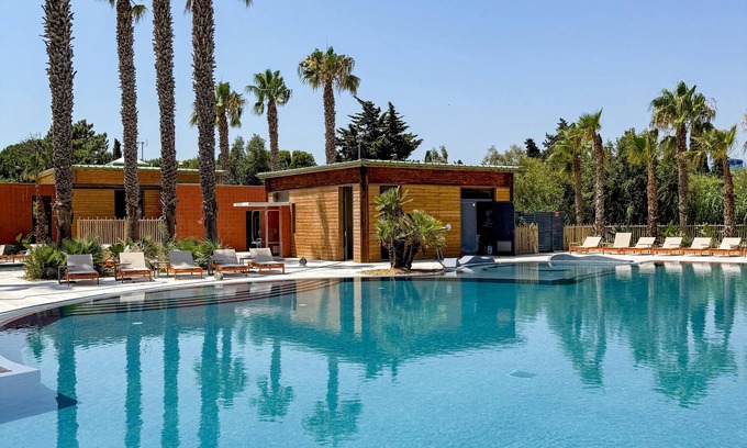 Sainte-Marie-la-Mer Hotel | Camping du Pas Del Fang