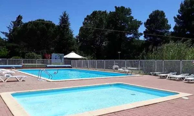 Saint-Jean-Pla-de-Corts House | Camping 3 étoiles - Piscine - eeebbg
