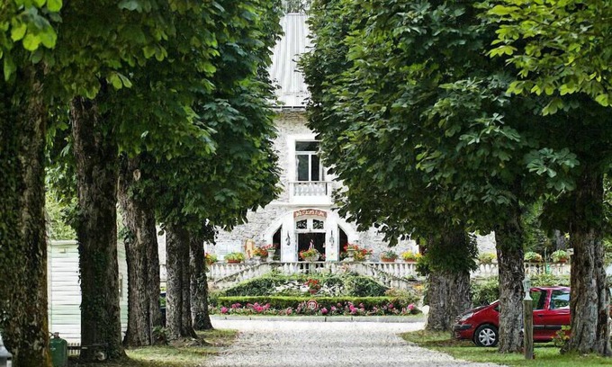 Le Bourg-d'Oisans House | Camping Le Château de Rochetaillée* - Luxury Premium 3-room Family Chalet for 4 people Air-conditioned Jacuzzi Mountain View