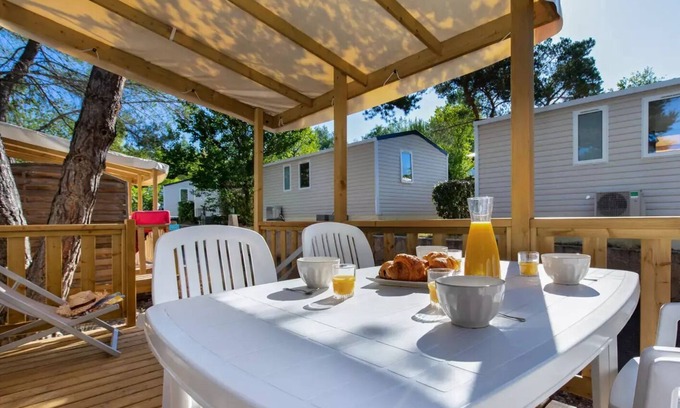 Greoux-les-Bains House | Camping Paradis La Pinède* - Mobile home Romarin 2 Rooms 2 People Air Conditioned