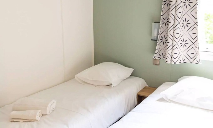 Quimper House | Camping Sunêlia Lanniron Orangery * - Sunêlia Prestige 2 bedroom getaway 1 bathroom 32 m2 + Grde Terrace semi covered wood 15 m2 4 people