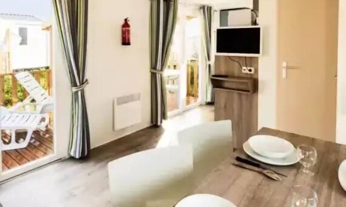 Nans-les-Pins House | Campsite Domaine de la Sainte Baume**** - Comfort XL mobile home 3 rooms 4/6 people Air-conditioned + TV