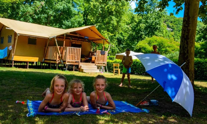 Souillac House | Campsite La Draille - Lodge Brive 4 room tent for 8 people (without toilet blocks)