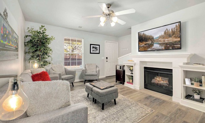 Fayetteville House | Campus Corner-1 Mi to UofA- 1 Mi to Downtown
