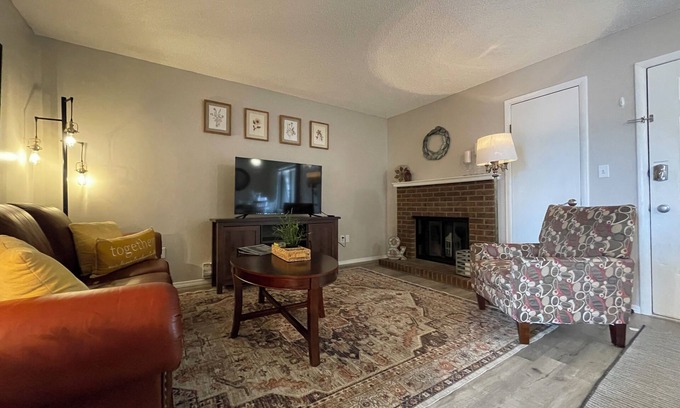 Fort Collins Condo | Campus West Nest | King Bed + Walk to CSU