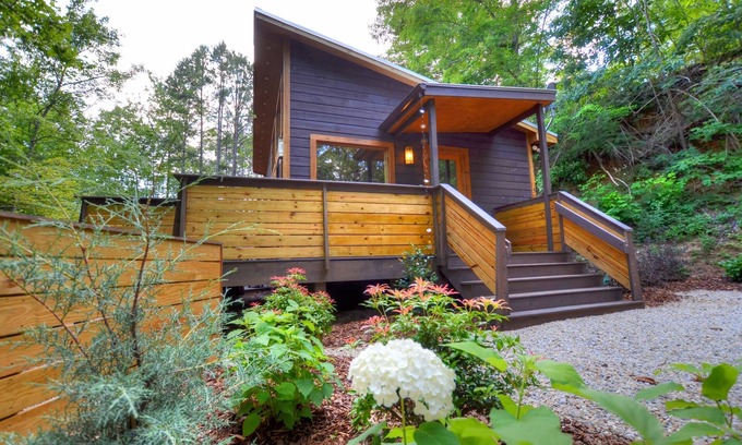 Almond Cabin | Camryn's Hideaway - Secluded Romantic Hideaway for 2
