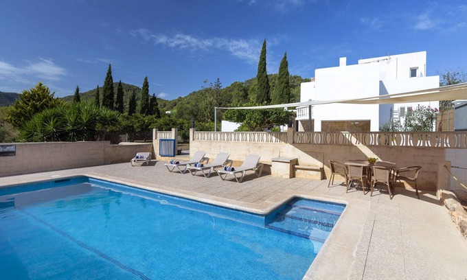 Sant Agusti des Vedra Villa | Can Ferrer perfect for families, fenced pool