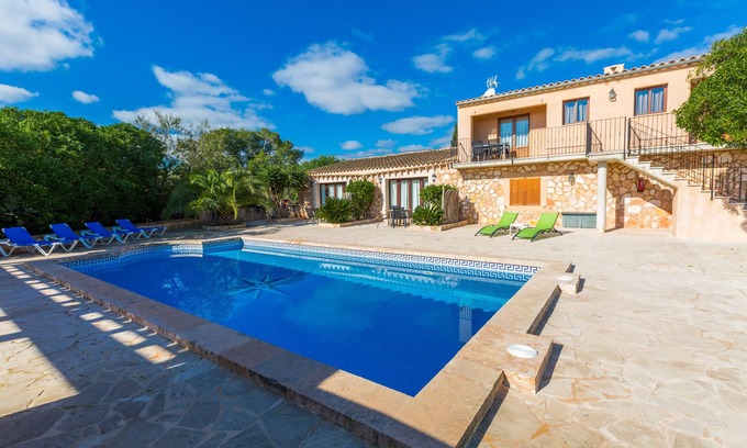 Campos House | CAN FUS - Apartment with shared pool in Campos. Free WiFi.