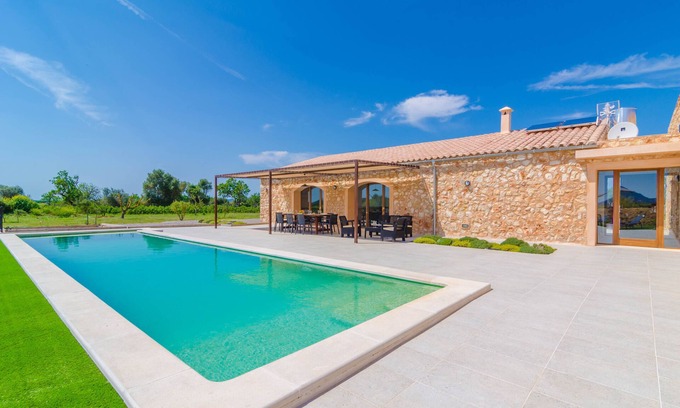 Manacor Villa | CAN GUSTI - Villa with private pool in Manacor. Free WiFi.