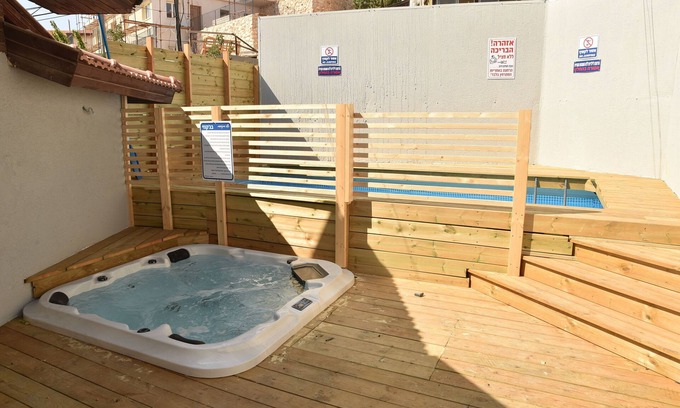 Safed Villa | Canaan Safed Estate ~ Pool ~ Jacuzzi ~Sauna~ Games