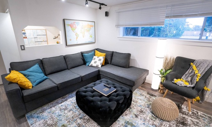 Rutland House | Canadian Creekside Getaway ~ Bring Your Pets!
