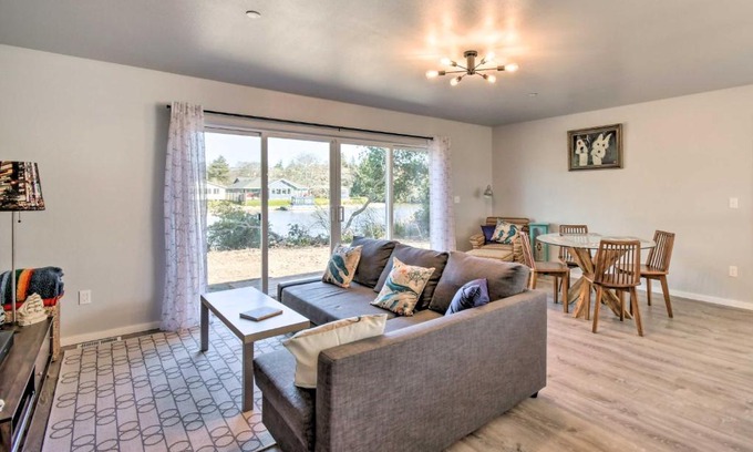 Ocean Shores House | Canal Cottage Retreat with Dock and Waterfront Views