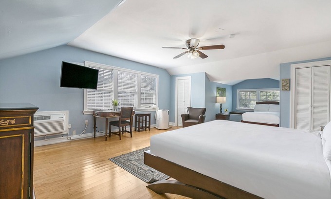 Mid-City Hotel | Canal Express Rooms