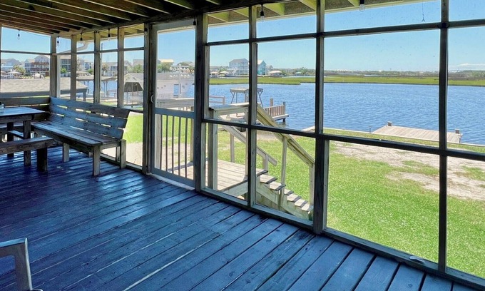 Surf City House | Canal front home on 3rd St. in Surf City, NC