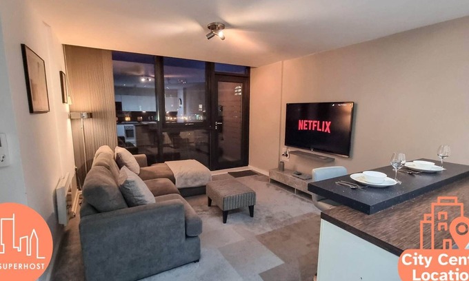 Castlefield Apartment | Canal Side Flat by City SuperHost