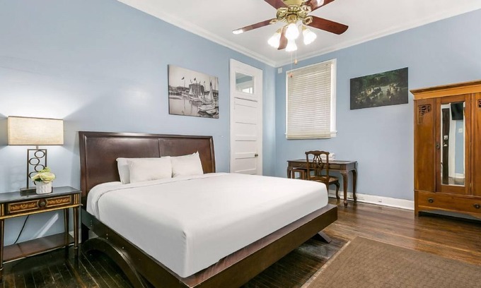 Mid-City Hotel | Canal Studio | Cozy Mid-City Vibes
