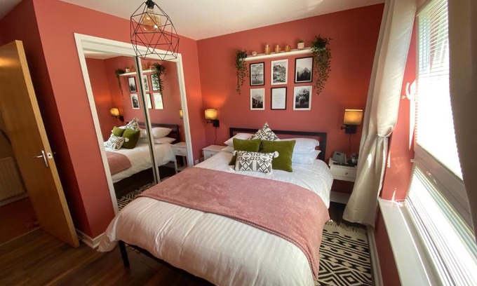 Falkirk Apartment | Canal View Apartment 2
