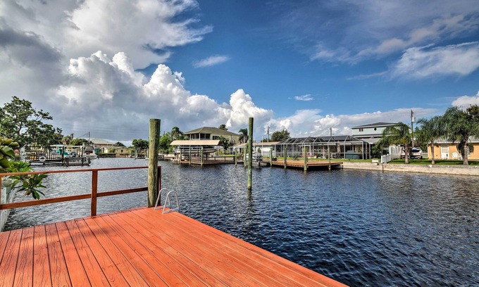 Hudson Beach Estates House | Canalfront Hudson Home w/Private Dock & Yard!