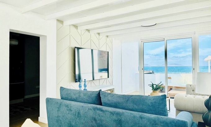 Caleta de Famara Villa | Canaryislandshost I Marino