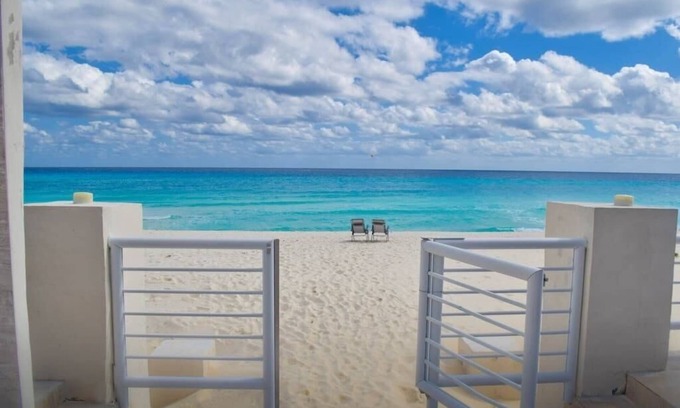 Zona Hotelera Condo | Cancun Beach 3 Brms apartment, great area, stunning beach