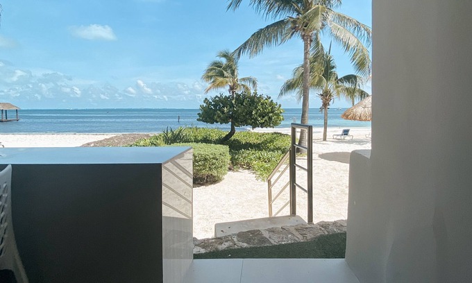 Zona Hotelera Condo | CANCUN BEACHFRONT CONDOS - ADULTS ONLY