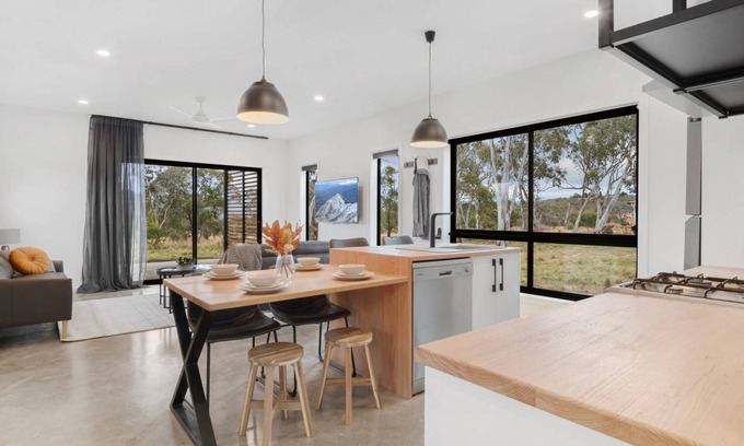Hill Top Cabin | Candlebark Retreat Eco Retreat
