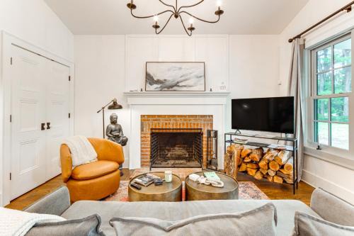 Candler House | Candler Cottage with Mountain Views and Deck