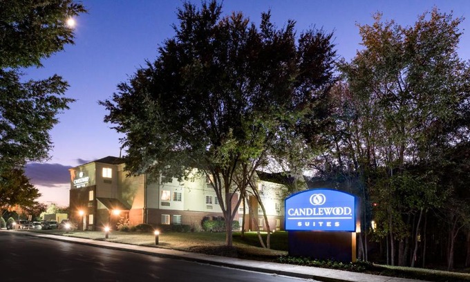 Durham Hotel | Candlewood Suites Durham - RTP by IHG