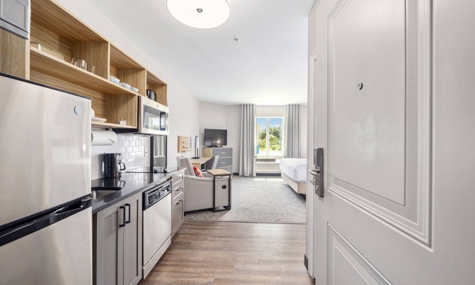 Ocala Hotel | Candlewood Suites Ocala I-75 by IHG