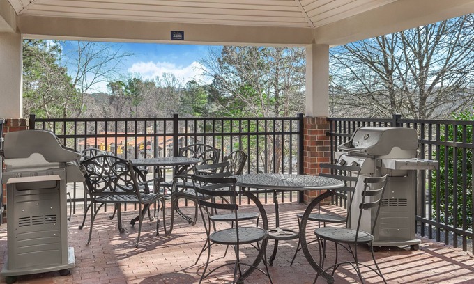 Crabtree Hotel | Candlewood Suites Raleigh Crabtree by IHG