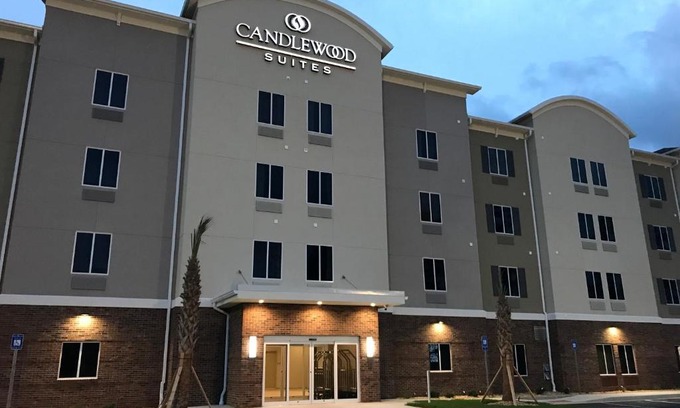 Valdosta Hotel | Candlewood Suites Valdosta Mall by IHG