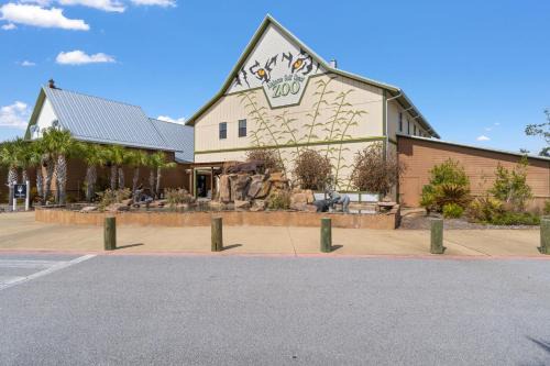 Morgantown House | Candy Land by Vacation Homes Collection