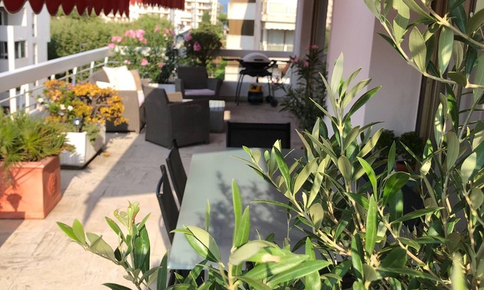 Pointe Croisette Apartment | Cannes, Palm Beach, Penthouse 50 meters from the Beach