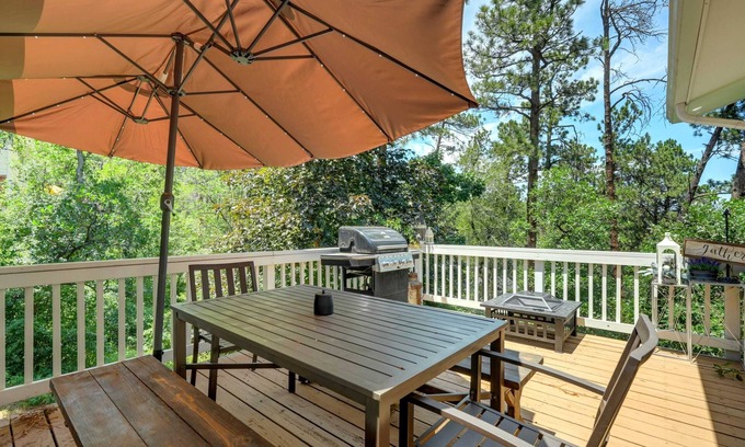 Broadmoor House | Canopy Springs! Steps to the Broadmoor & Sights!